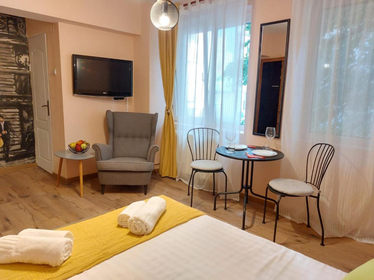 Laroka House Cosy Studio Universitate Bucarest Exterior foto